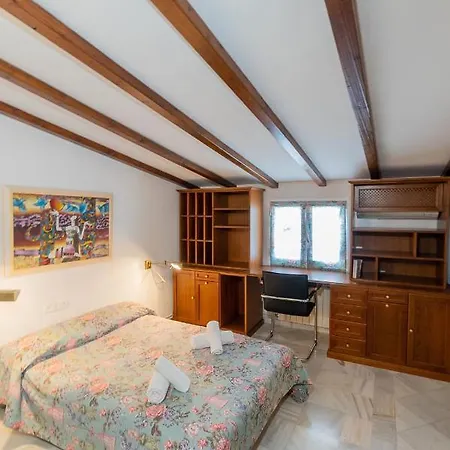 Aparthotel Suay *